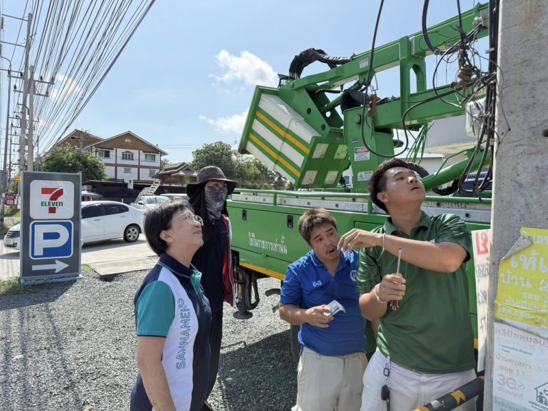 เทศบาลตำบลสันนาเม็ง ฉับไวลงพื้นที่ตรวจสอบสายไฟขาดหน้า 7-11 คุรุสภา เร่งซ่อมแซมระเบียบความปลอดภัยให้ประชาชน