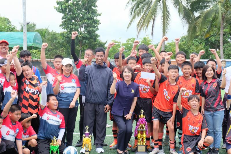 เทศบาลตำบลสันนาเม็ง ได้ดำเนินการจัดกิจกรรมการแข่งขันฟุตบอลเยาวชน SANNAMENG CUP รุ่นอายุไม่เกิน 10 ปี และรุ่นอายุไม่เกิน 13 ปี