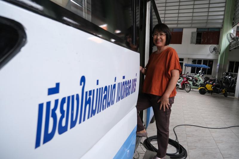 เทศบาลตำบลสันนาเม็ง โดยการนำของ นางสวาท โกชุม นายกเทศมนตรี ร่วมกับรถ Mobile X-rays ของโรงพยาบาลสันทรายให้บริการตรวจสุขภาพประจำปี