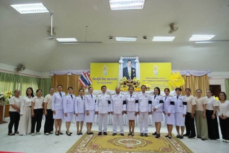 เทศบาลตำบลสันนาเม็ง ร่วมพิธีถวายเครื่องราชสักการะ วางพานพุ่ม และจุดเทียนถวายพระพรชัยมงคล เฉลิมพระเกียรติพระบาทสมเด็จพระเจ้าอยู่หัว 28 กรกฎาคม 2569 อำเภอสันทราย, จังหวัดเชียงใหม่