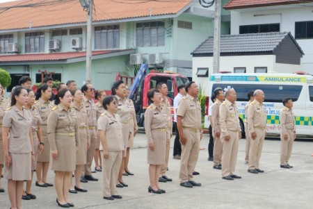 เทศบาลตำบลสันนาเม็ง จัดกิจกรรมเนื่องในวันพระราชทานธงชาติไทย